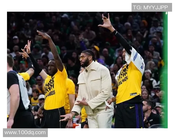 湖人与凯尔特人再度激战 NBA赛场巅峰对决引爆球迷激情